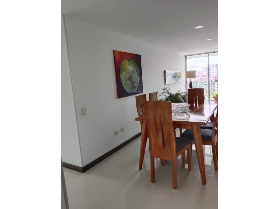 SE VENDE APARTAMENTO EN LA CASTELLANA — foto 2