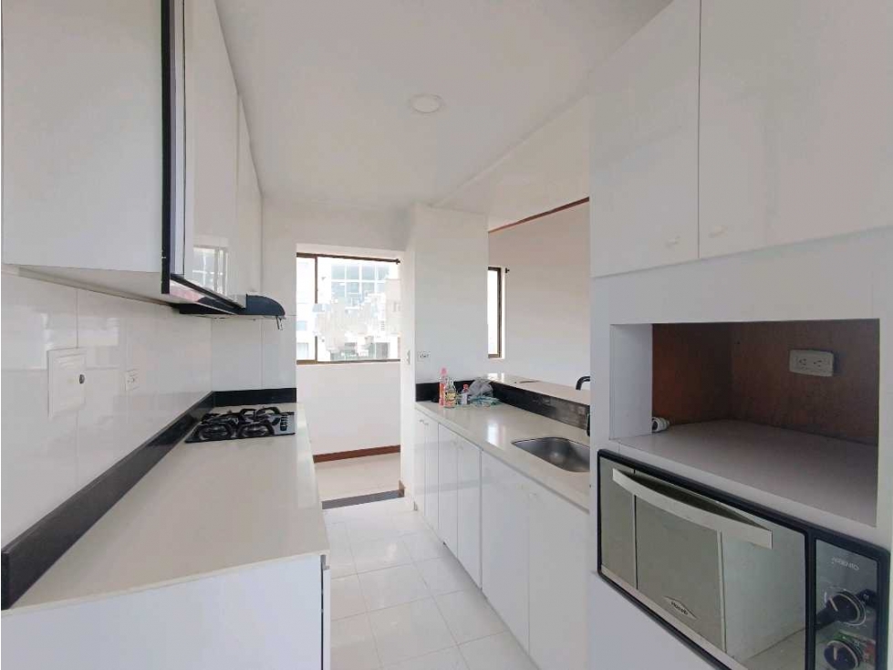 Apartamento 2 alcobas y estudio Avenida Lindsay Guayacánes Manizales — foto 4