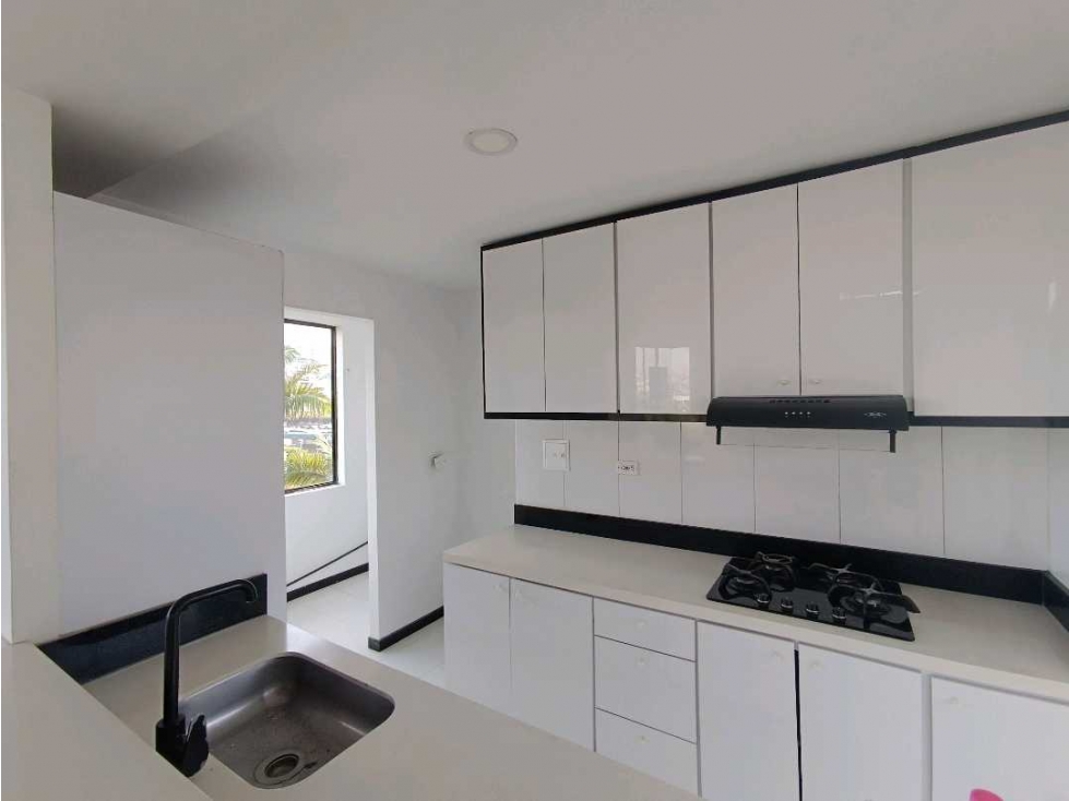 Apartamento 2 alcobas y estudio Avenida Lindsay Guayacánes Manizales — foto 5