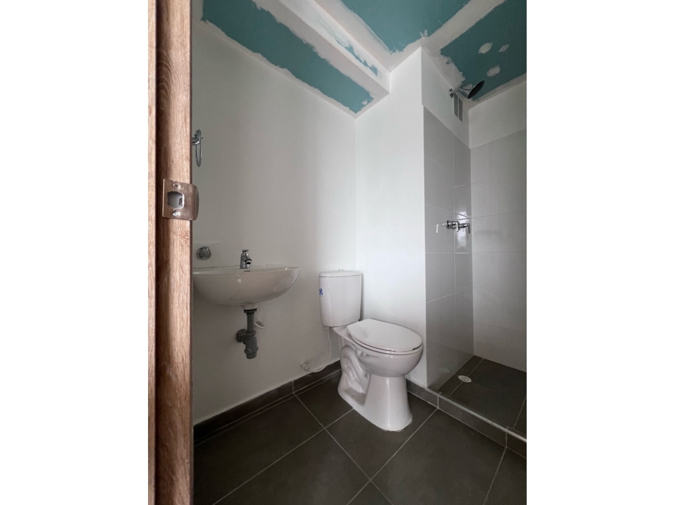 Apartamento 3 alcobas Obra Gris Habitable Avenida del Centro Manizales — foto 3