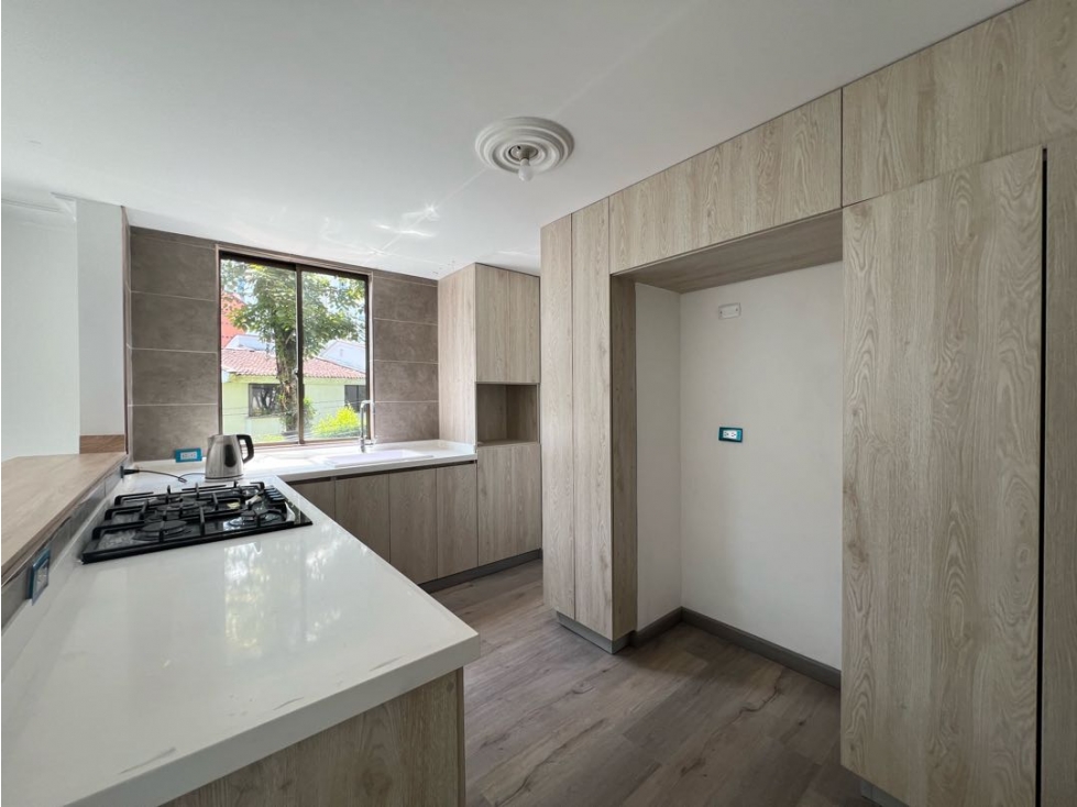 Apartamento 3 alcobas Edificio Pinares Pereira