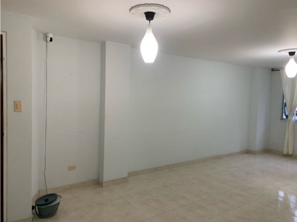 Apartamento 3 alcobas Edificio Pinares Pereira