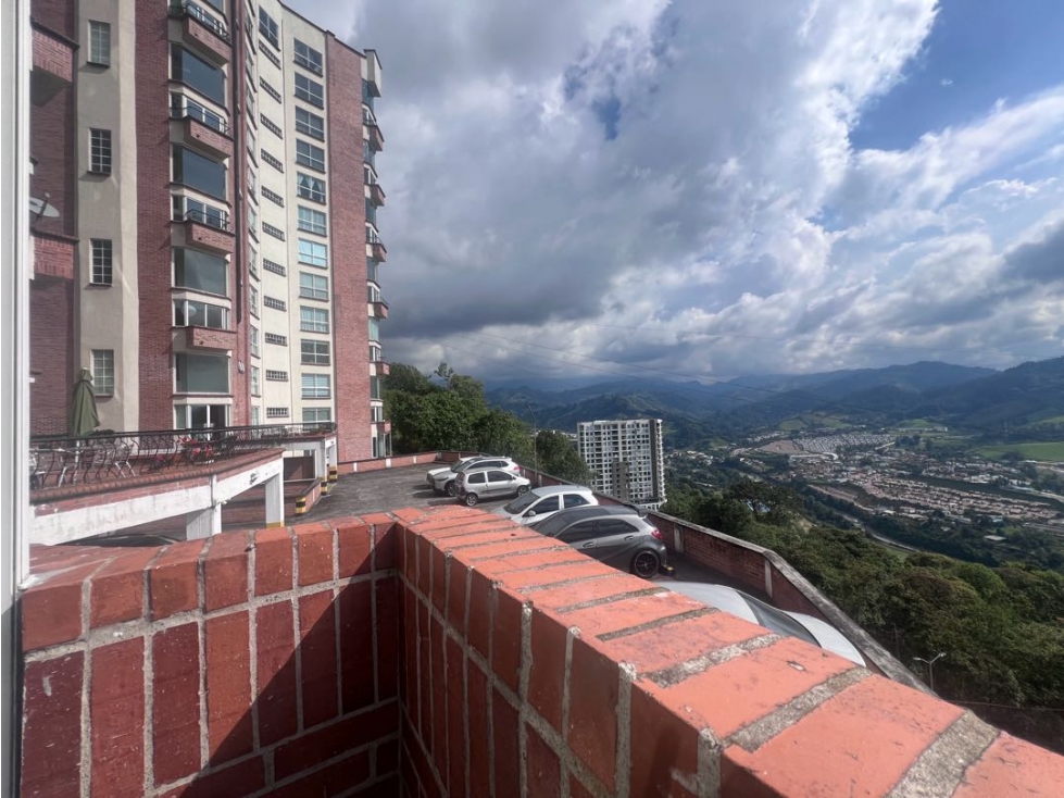 Apartamento Dúplex 3 alcobas y estudio Alto del Perro Manizales — foto 2