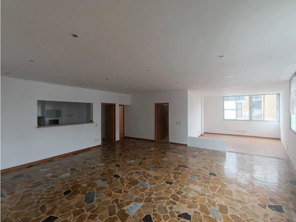 Apartamento 4 alcobas Palermo Manizales