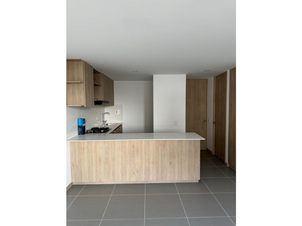 Apartamento 69 metros 605 millones Guayabal — foto 2