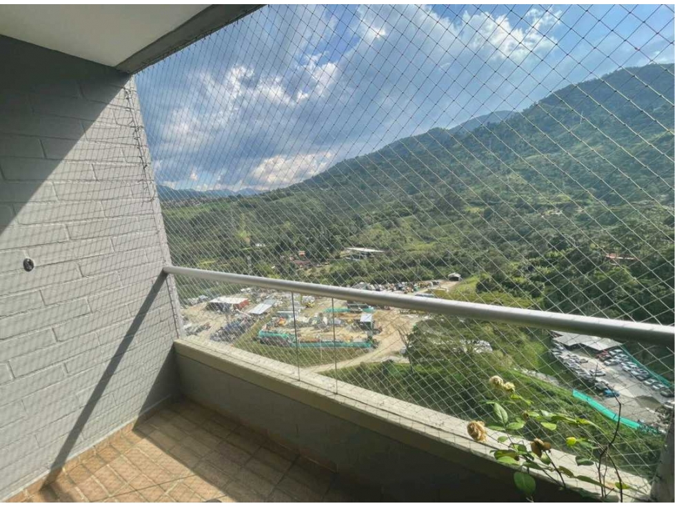Apartamento 80m2 en la Estrella sector la Aldea excelente vista!!