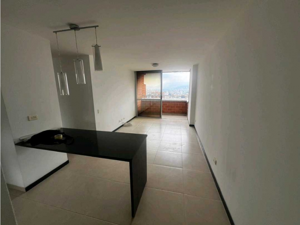 Apartamento a la venta en sabaneta con vistas magnificas — foto 2
