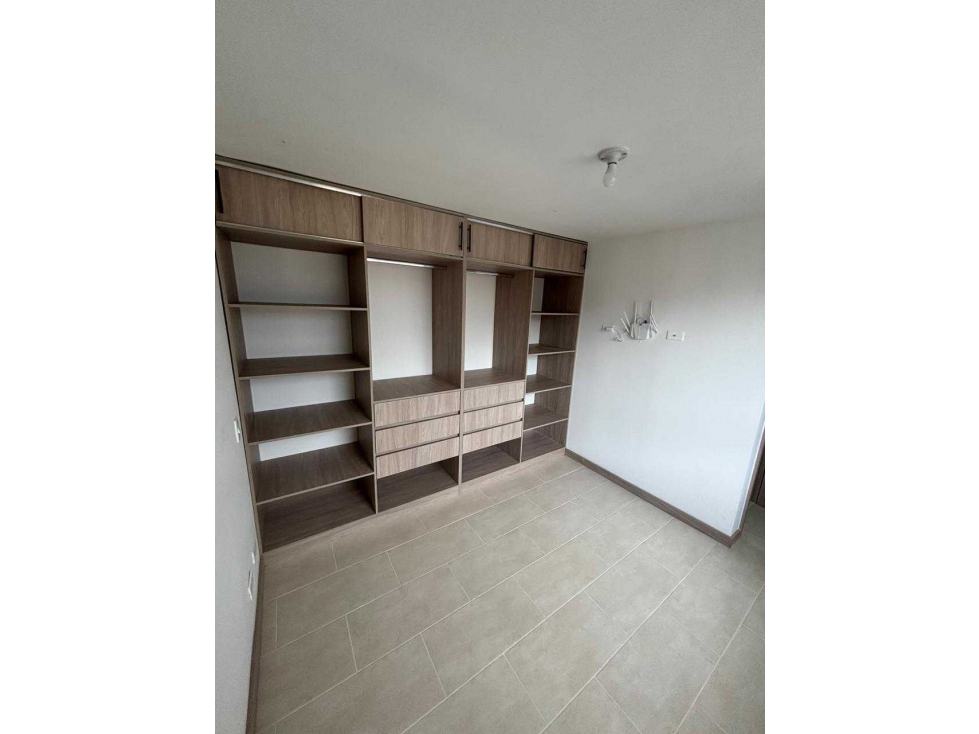 Apartamento alquiler en calasanz — foto 4