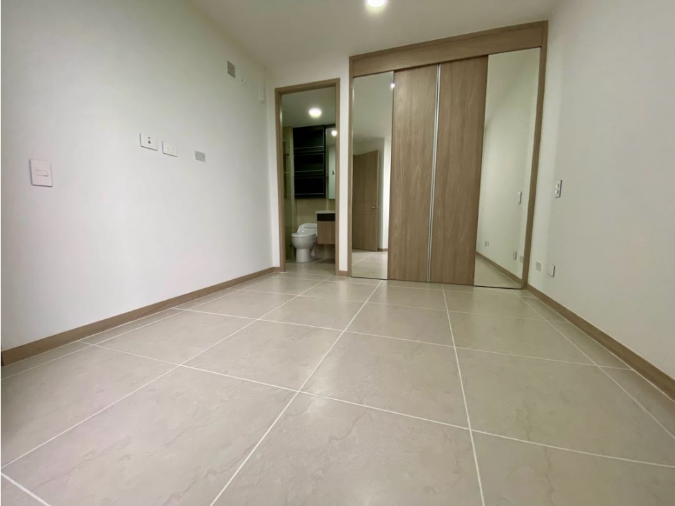 APARTAMENTO EN ALQUILER V DEL LILI TREBOLES VIVERO CALI SUR 7P 80M2 — foto 3