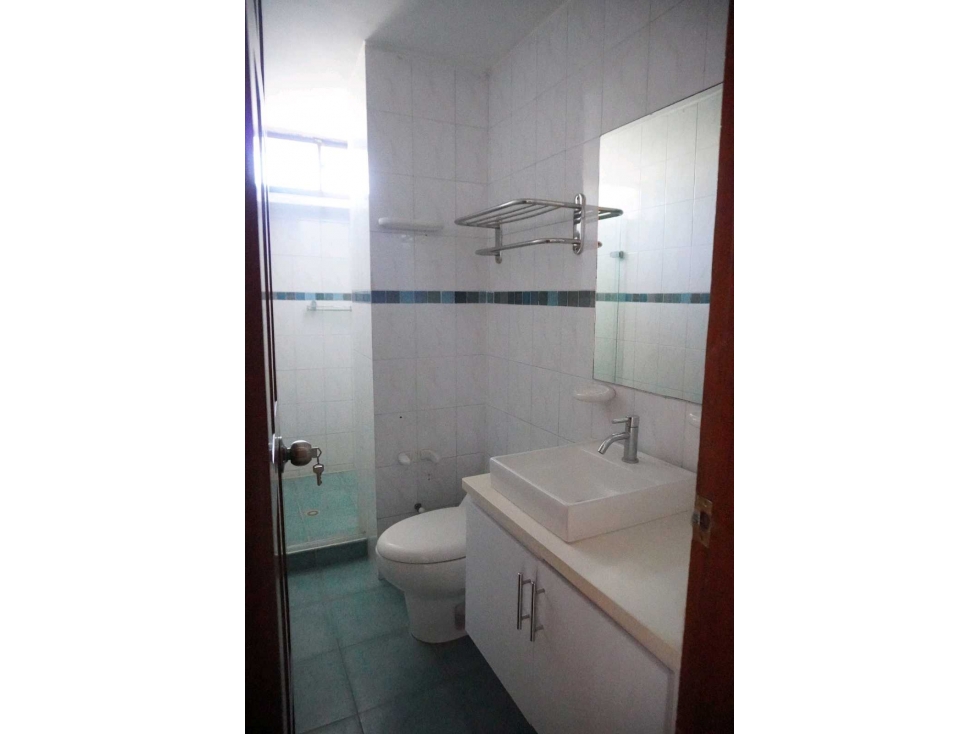 Apartamento Amoblado Central cerca a la Av Libertador - 005 — foto 3