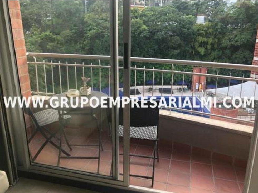 APARTAMENTO AMOBLADO EN ARRIENDO - SECTOR EL POBLADO COD: 20628 - 5