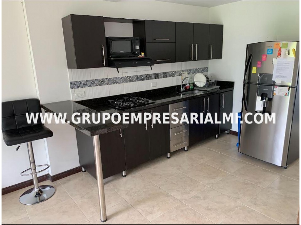 APARTAMENTO AMOBLADO EN ARRIENDO - SECTOR LA FLORESTA COD: 30420