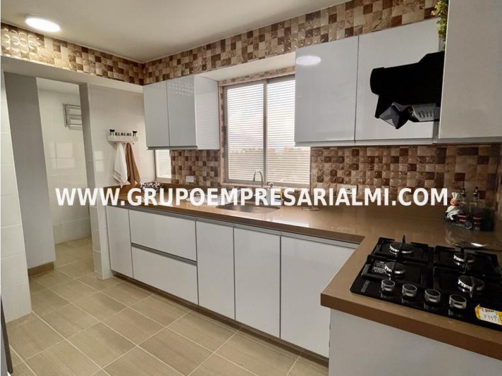 APARTAMENTO AMOBLADO EN ARRIENDO - SECTOR EL POBLADO COD: 30531 — foto 2