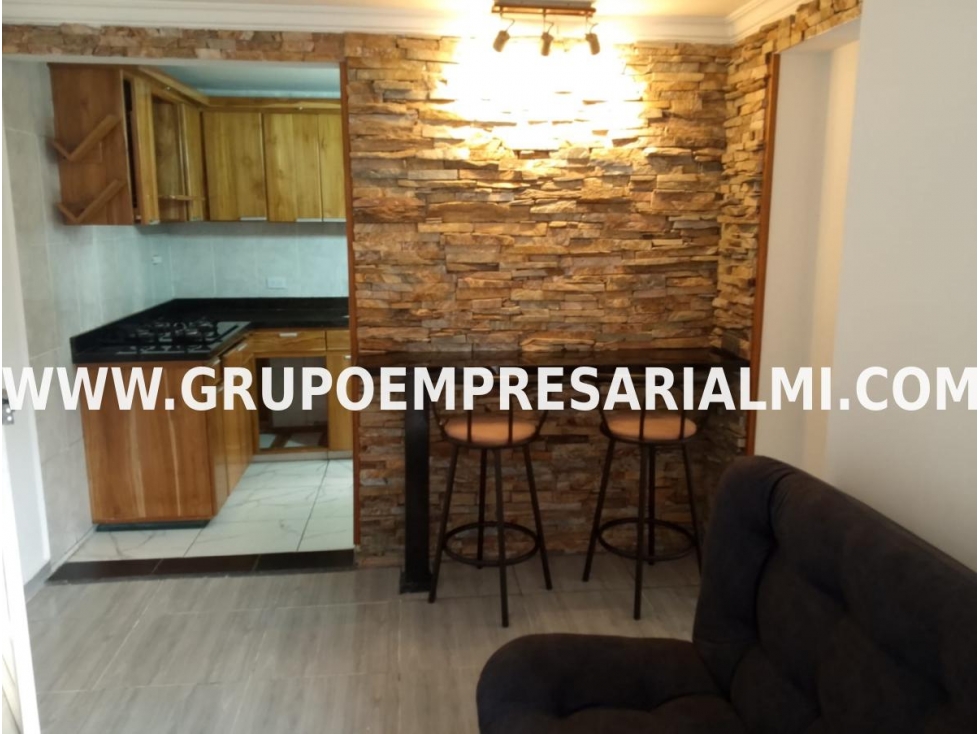 APARTAMENTO AMOBLADO EN ARRIENDO - SECTOR COLÓN COD: 31996