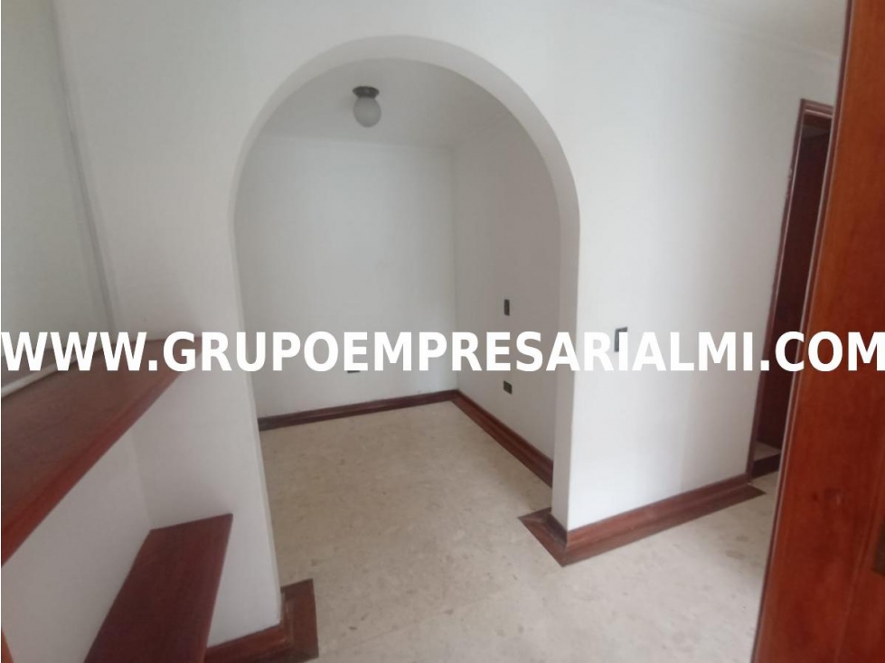APARTAMENTO AMOBLADO EN ARRIENDO - SECTOR CASTROPOL COD: 33041 — foto 4