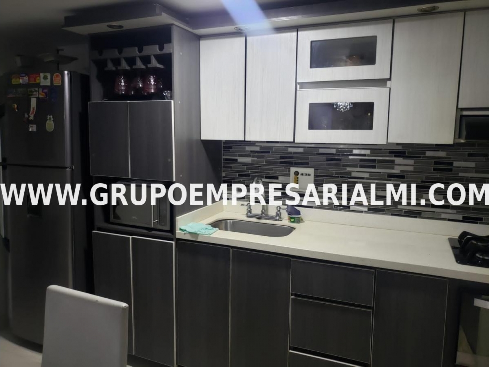 APARTAMENTO AMOBLADO EN ARRIENDO EN EL POBLADO COD: 27798 — foto 3