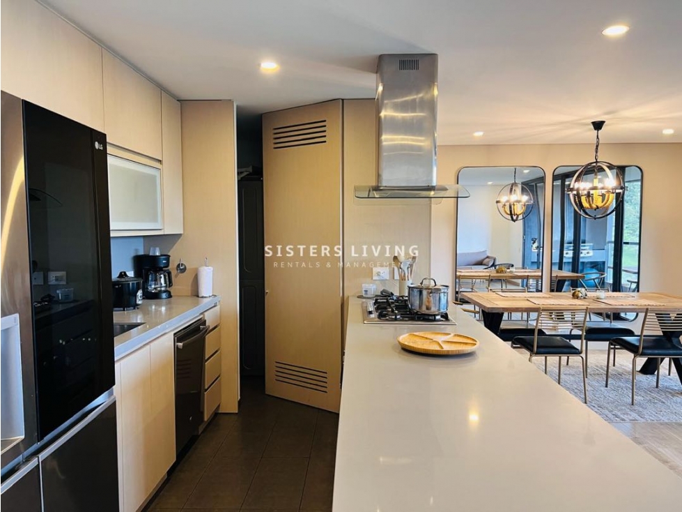 APARTAMENTO AMOBLADO EN ARRIENDO EN ALTOS DEL POBLADO — foto 3
