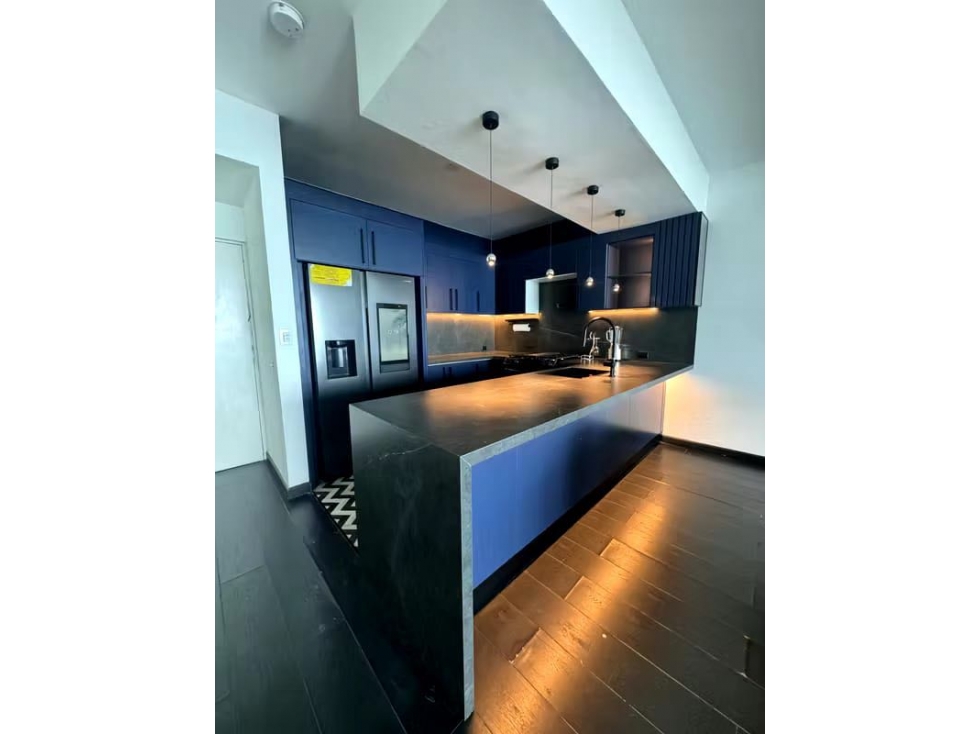 Apartamento Amoblado en Avenida Balboa PH H2O 105m2 $1,750