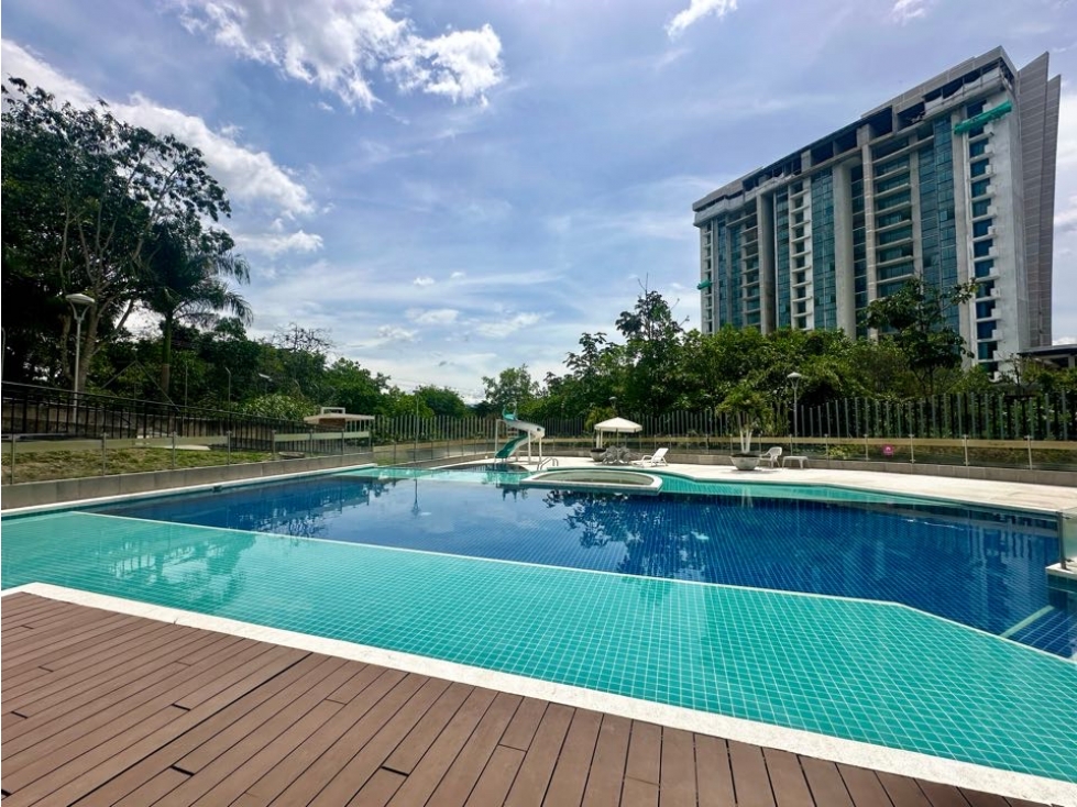 APARTAMENTO EN CERRITOS PARQUEADERO CUBIERTO