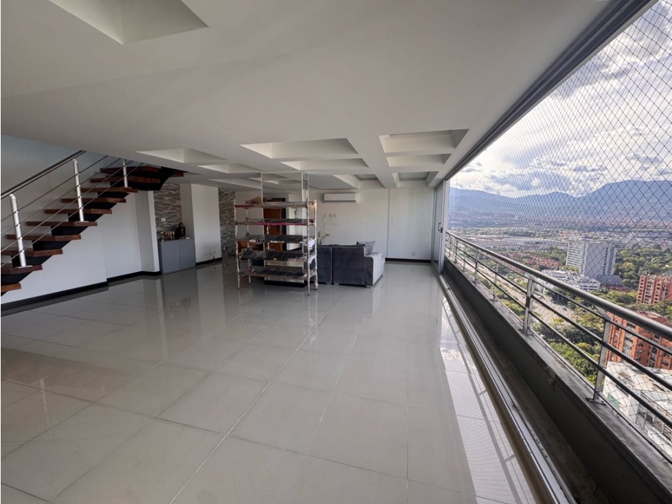 Apartamento amoblado en renta. Poblado, Oviedo. Milla de oro. Medellín — foto 5