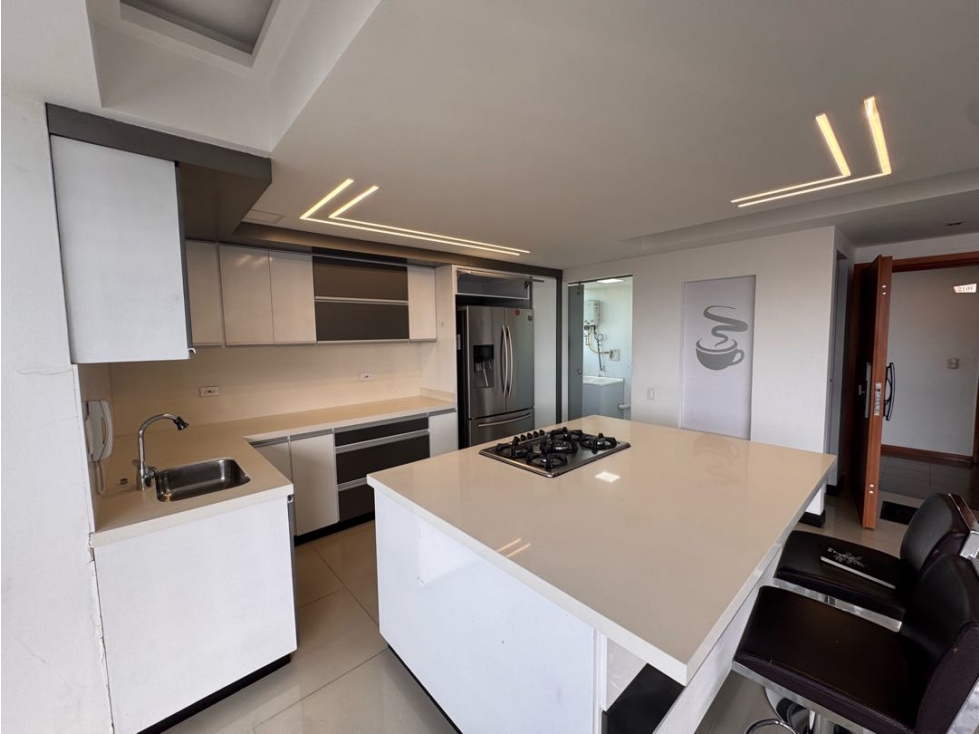 Apartamento amoblado en renta. Poblado, Oviedo. Milla de oro. Medellín — foto 6
