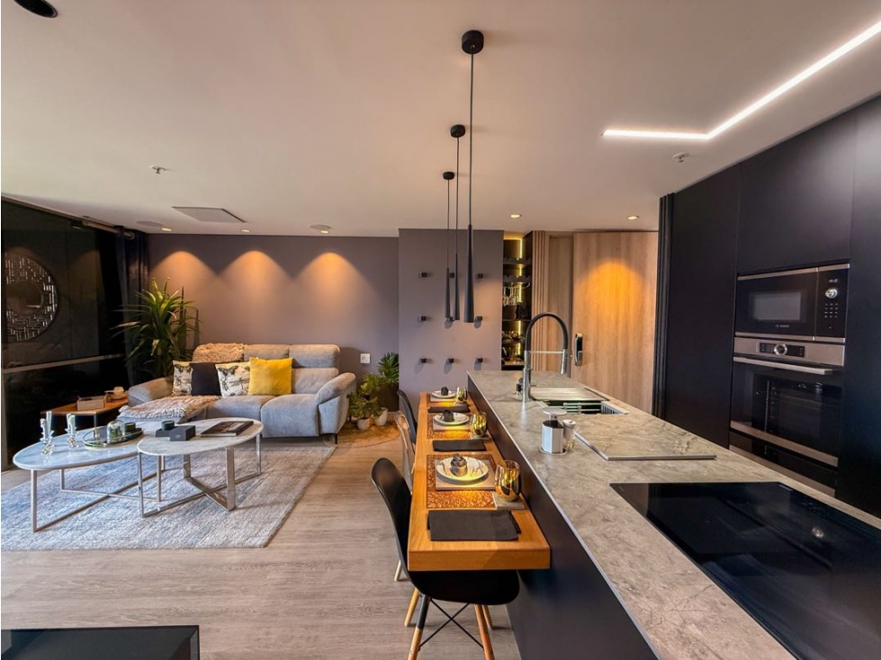 Apartamento amoblado en renta El Tesoro piso 17 con vista 2 hab