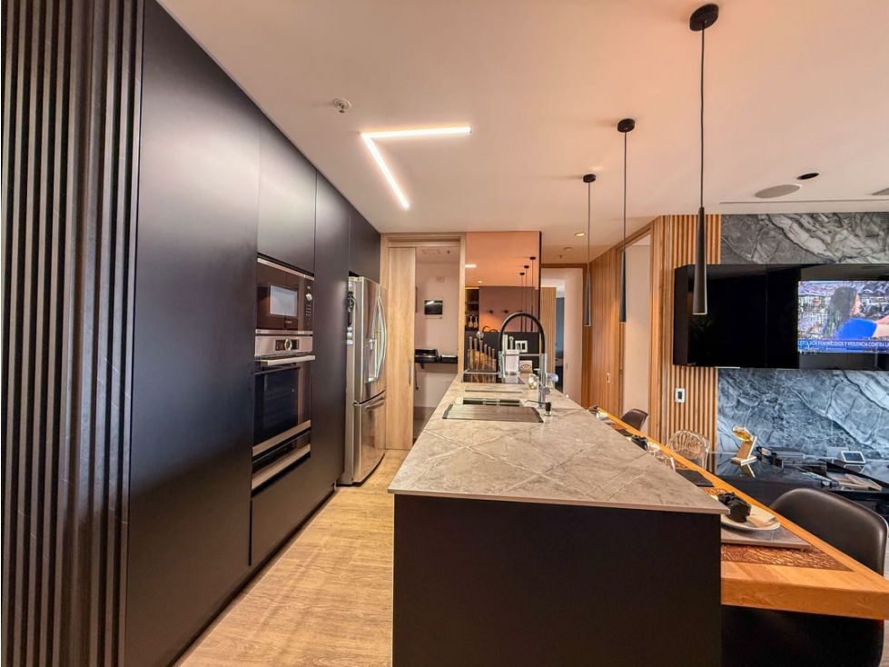 Apartamento amoblado en renta El Tesoro piso 17 con vista 2 hab — foto 4