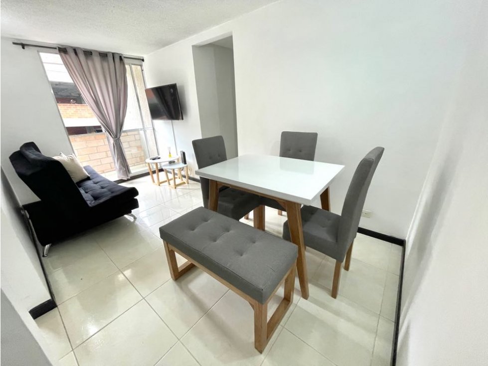 Apartamento Amoblado en unidad cerrada con piscina y zonas verdes