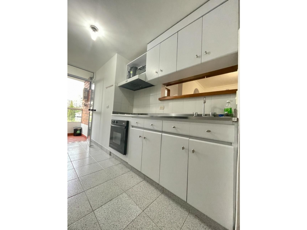 Apartamento Amoblado para Alquiler en el Poblado, Inferior — foto 3