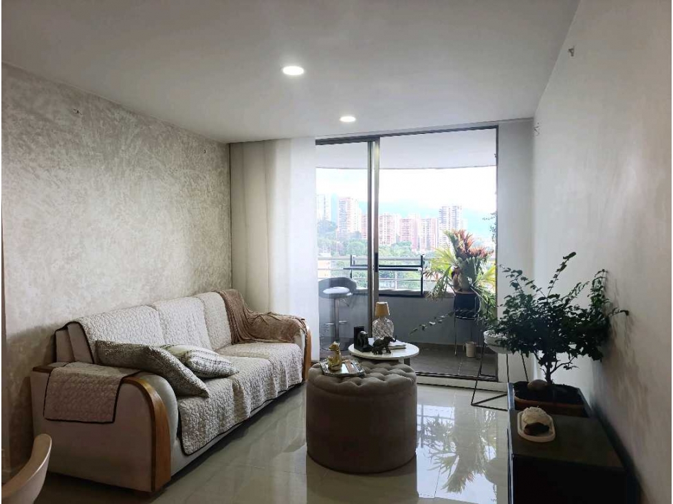 APARTAMENTO AMOBLADO PARA LA RENTA EN EL POBLADO SECTOR TRANS INFERIOR — foto 2