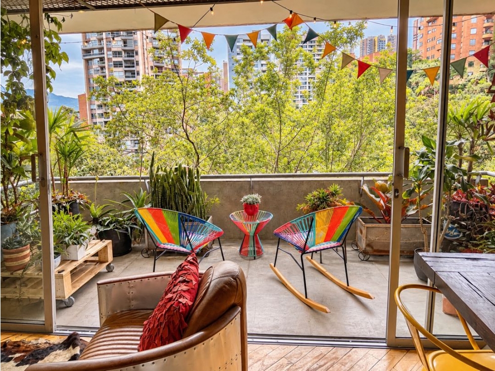 Apartamento Amoblado tipo industrial, con vista y tranquilo. Poblado. — foto 6