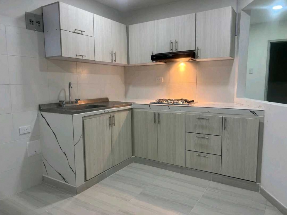 APARTAMENTO AMPLIO , SEGUNDO PISO, CAMPO ALEGRE