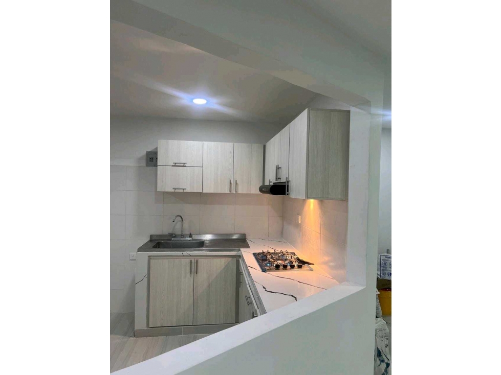 APARTAMENTO AMPLIO , SEGUNDO PISO, CAMPO ALEGRE — foto 4