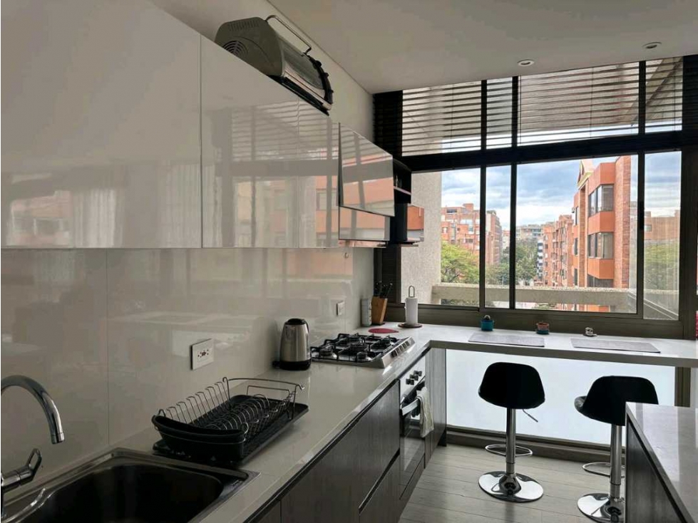 EXCELENTE APARTAMENTO EXTERIOR EN ARRIENDO ZONA DE CHICO — foto 4