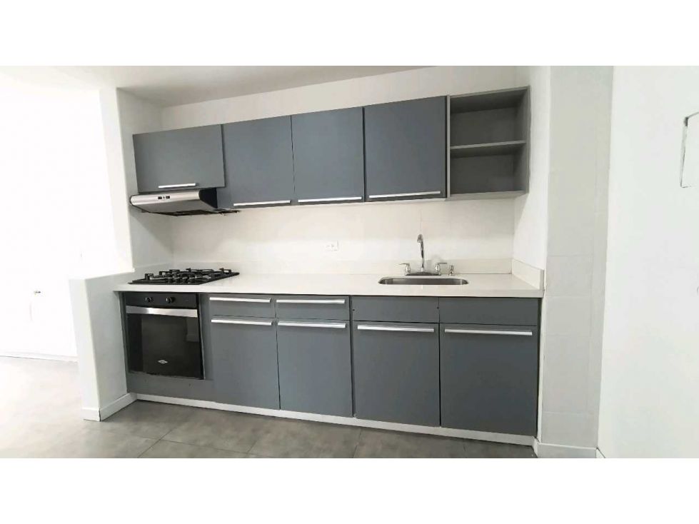 Apartamento Arriendo Sector La Castellana piso 4 con Ascensor
