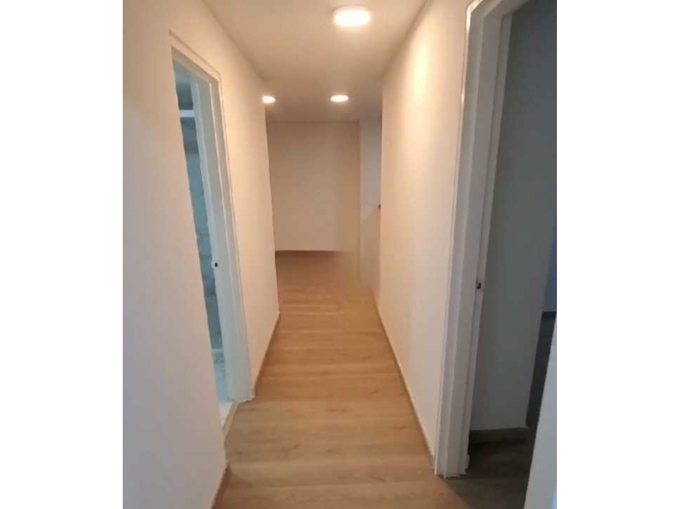 Apartamento insonorizado y remodelado Frente a Hotel Aristi de Cali — foto 4