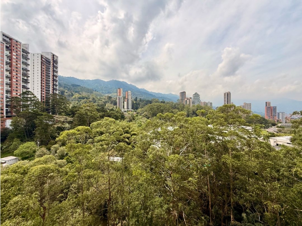 Apartamento cerca al Tesoro, con amplios espacios y Buena Vista — foto 5