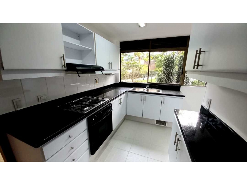 APARTAMENTO CON AMPLIOS ESPACIOS EN SAN LUCAS — foto 2