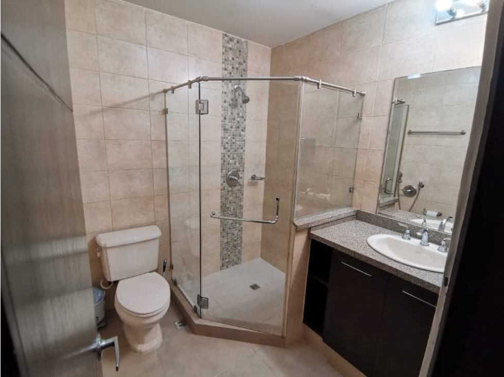 Apartamento con amplios espacios. Embassy Village — foto 6