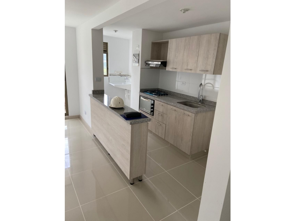 Apartamento con balcón y parqueadero privado en piso 13 | Sabaneta