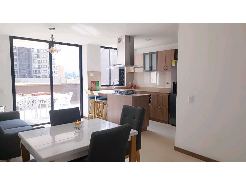 Apartamento con doble Terraza urb. Medieval en Rionegro — foto 2
