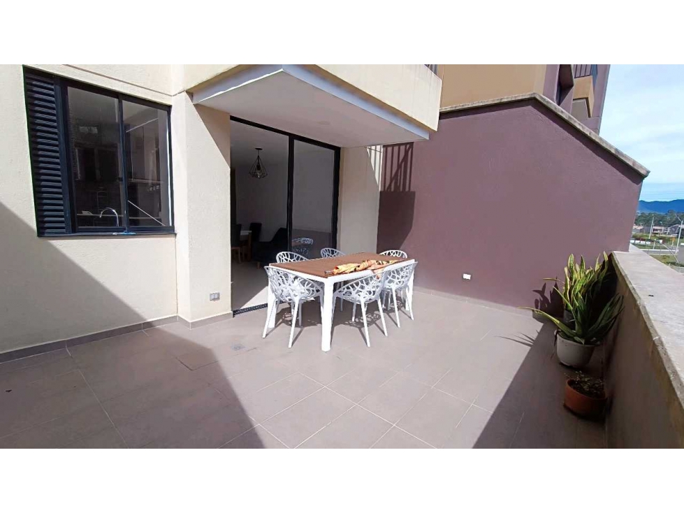 Apartamento con doble Terraza urb. Medieval en Rionegro — foto 5