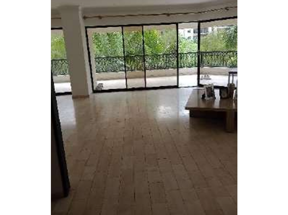 Apartamento con garajes en venta - Cali, Valle del Cauca — foto 3