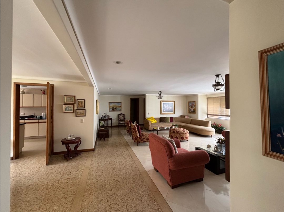 Apartamento con gran potencial para remodelar, Castropol Poblado. — foto 2