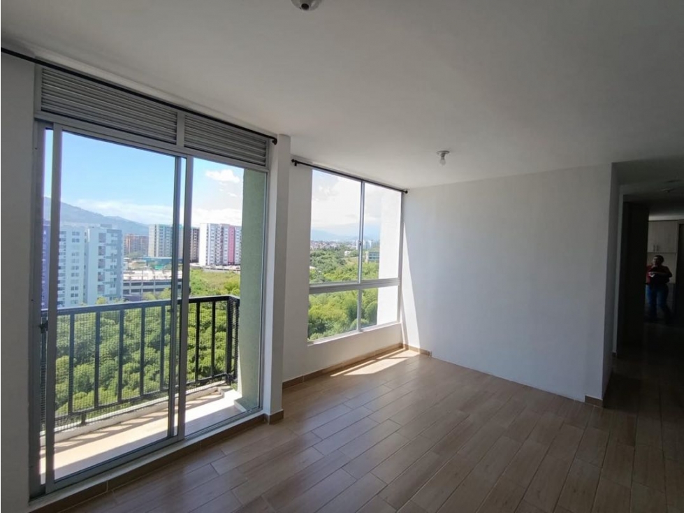 APARTAMENTO CON PARQUEADERO CUBIERTO CONDINA