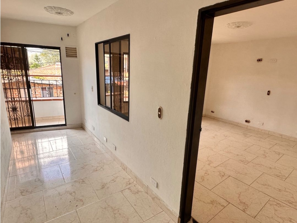 APARTAMENTO CON POSIBILIDAD DE REMODELACIÓN | EL TABLAZO, COPACABANA — foto 5