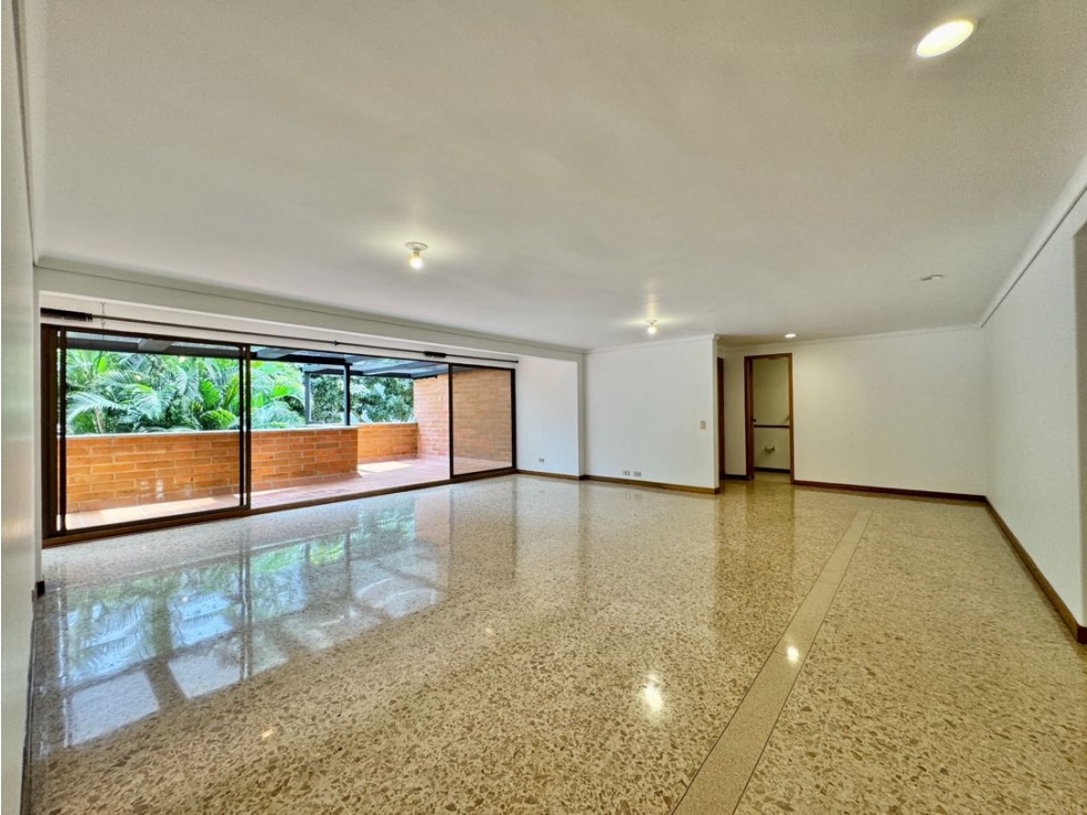 Apartamento con terrazas para Remodelar - Castropol
