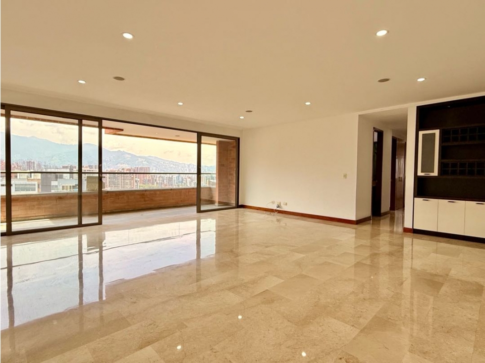 Apartamento con vista a la ciudad en La Tomatera