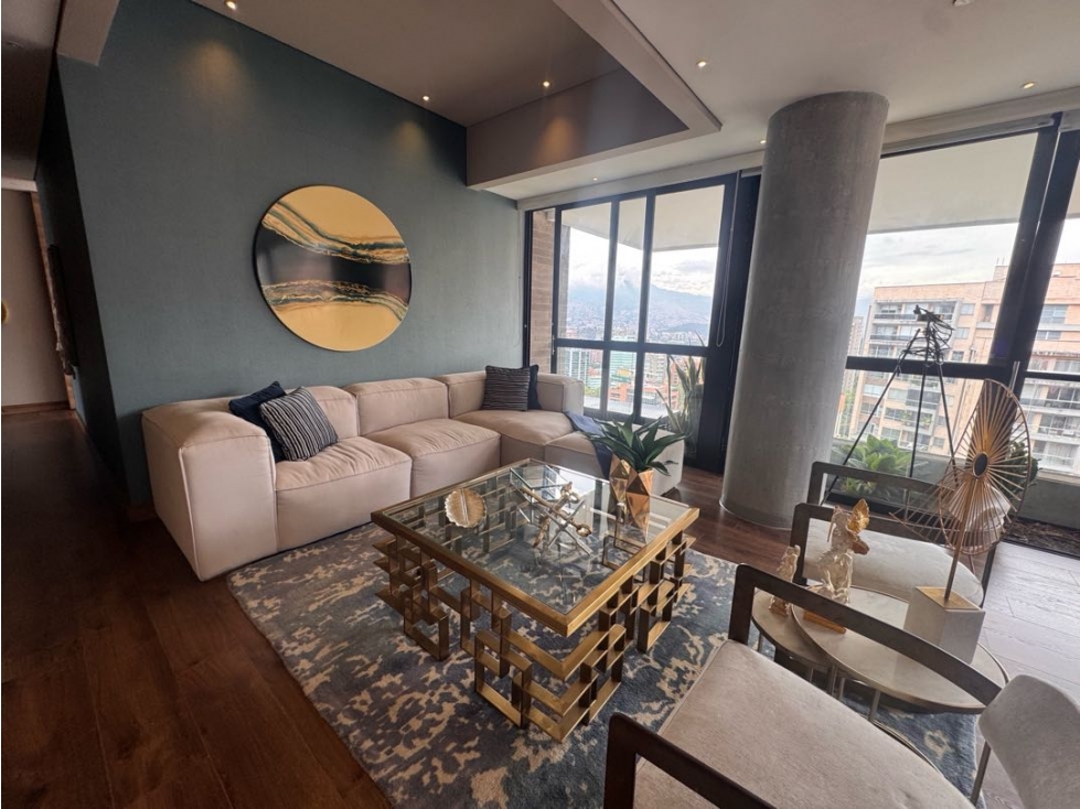 Apartamento con vista a las montañas. Poblado. Piso alto . Medellin