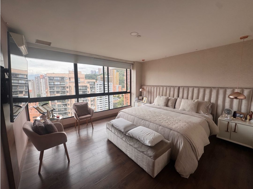 Apartamento con vista a las montañas. Poblado. Piso alto . Medellin — foto 4